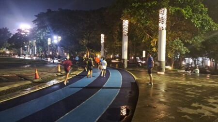 Makin Digandrungi, Yuk Joging Malam di Lapangan Gasibu Bandung