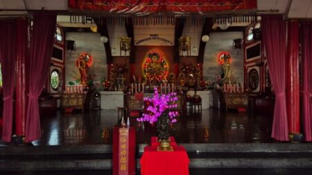 Melihat Persiapan Vihara Tanda Bhakti di Bandung Menyambut Imlek 2025