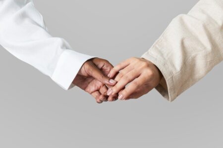 Naskah Khutbah Jumat Tentang Berbuat Kebaikan untuk Menggapai Ridho Allah