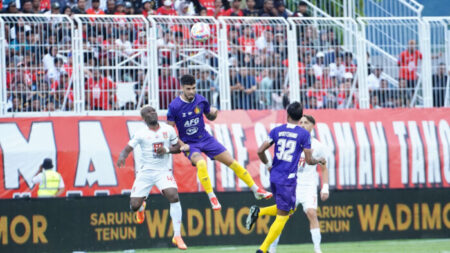 Pelatih Persik Kediri Tegaskan Pentingnya Hormati Keputusan Wasit dan VAR