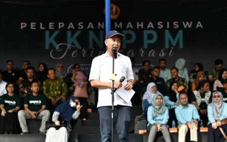 Bey Lepas 3.825 Mahasiswa KKN Unpad, Disebar ke 11 Kabupaten Kota di Jabar