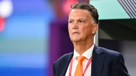 Heboh Video Louis van Gaal Siap-siap Pakai Sepatu dan Jas, OTW Timnas Indonesia?