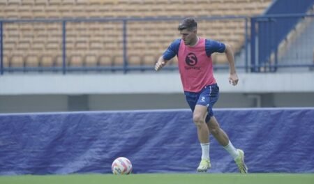 Persib vs Dewa United: Tanpa Kuipers, Bojan Hodak Tak Risau