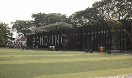 Bandung Tempo Doeloe dan Kini: Wisata Sejarah dan Kuliner di Sekitar Alun-alun