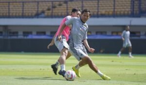 Bangkit Usai Kalah, Persib Siap Tunjukkan Mental Juara Lawan PSBS