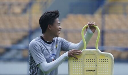 Waspadai Persebaya, Edo Targetkan Raih Poin Penuh di Awal Ramadhan