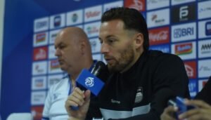 Comeback! Kapten Persib Ungkap Ada Ledakan Emosi Bojan Hodak di Ruang Ganti