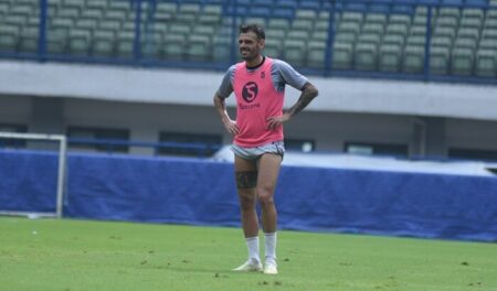 Tyronne del Pino Masih Lemas, Harap Kondisinya Makin Membaik Lawan Persija