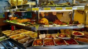 Kantin Rai, Kuliner Sahur Legendaris di Bandung yang Wajib Dicoba