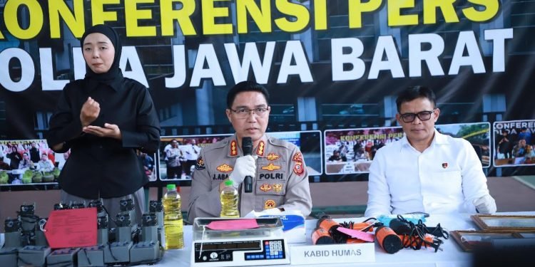 Polda Jabar Bongkar Kasus Minyakita Palsu di Subang