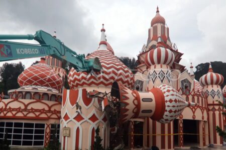 Hibisc Fantasy Dibongkar, 23 Ribu Pohon Siap Ditanam Hibisc Fantasy Dibongkar