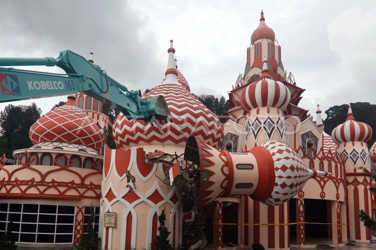 Dibongkar Dedi Mulyadi, Ratusan Karyawan Hibisc Fantasy Terancam Menganggur Hibisc Fantasy Dibongkar