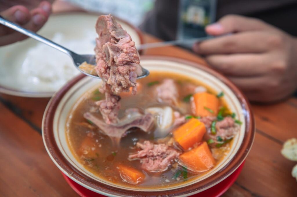 20 Tempat Makan Enak di Bogor Terbaru 2025, Cocok untuk Wisata Kuliner Akhir Pekan