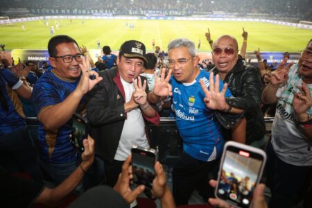 Persib Pesta Gol, Kekompakan Farhan dan Erwin di GBLA Curi Perhatian