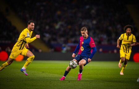 Hasil Bola Tadi Malam: Barcelona Hancurkan Dortmund, PSG Sikat Aston Villa