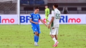 Febri Hariyadi Kembali Merumput, Persib Dapat Angin Segar Jelang Duel Kontra Malut United
