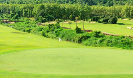 Main Golf Sambil Menikmati Sejuknya Bandung? Ini 5 Lapangan yang Wajib Dikunjungi