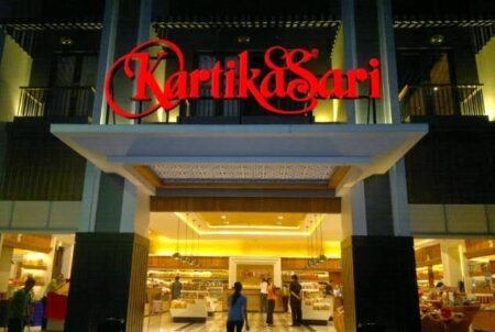 Cemilan Klasik Rasa Modern: Kartika Sari, Spot Oleh-Oleh Hits di Bandung!