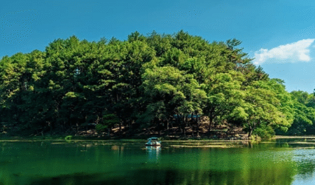 Liburan ke Kuningan? Ini 5 Destinasi Alam Paling Indah yang Sayang untuk Dilewatkan