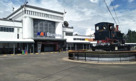 5 Fakta Menarik Stasiun Bandung, Ikon Sejarah Kota Kembang
