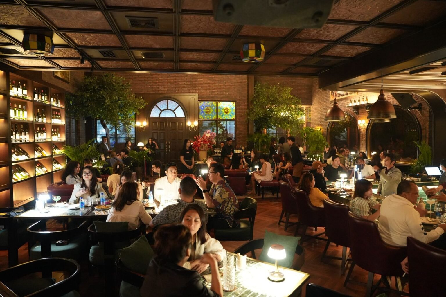 Restoran baru bernama "BACCHUS"