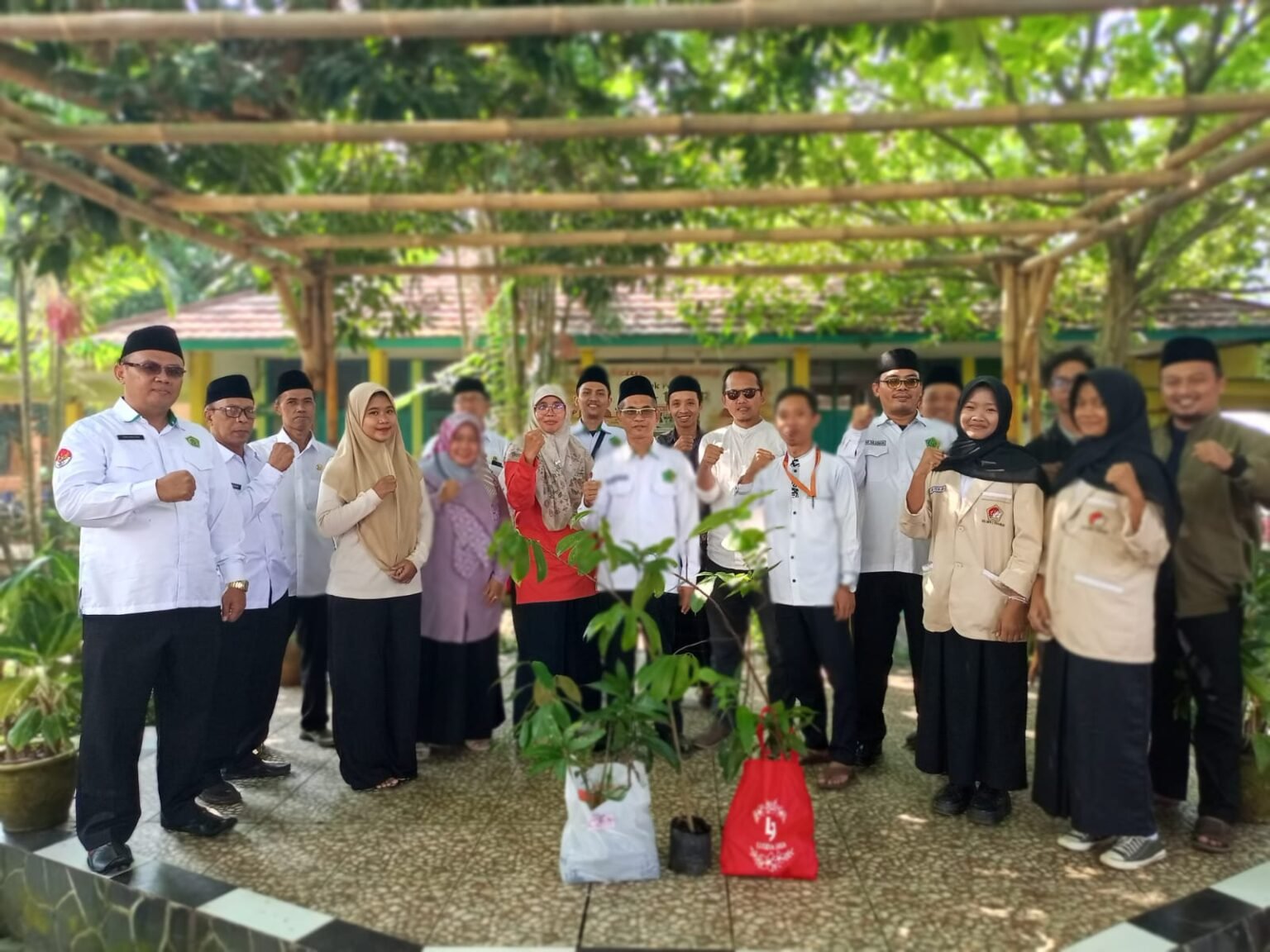 KUA Tegalwaru Wujudkan Ekoteologi di Lingkungan Sekolah