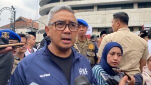 Teras Cihampelas Tidak Dibongkar, Farhan Fokus Perbaikan dan Kajian Hukum Wali Kota Bandung, Muhammad Farhan