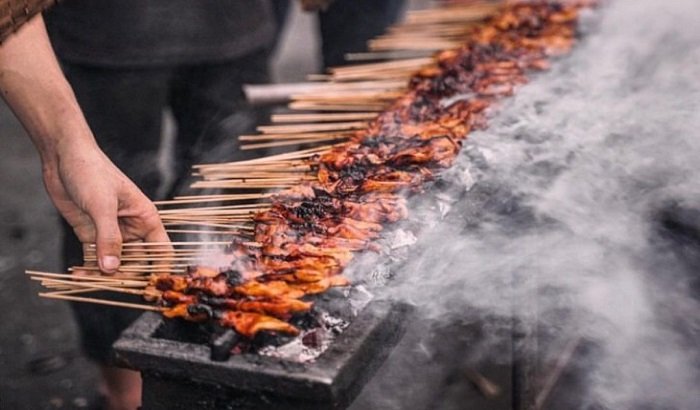 Porsi Jumbo dan Rasa Juara, Inilah Daya Tarik Sate Damri Bandung