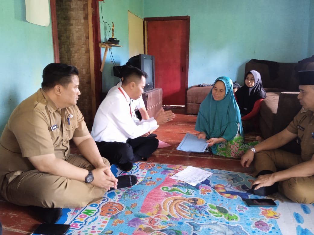 Nyaah Ka Indung, Ribuan Lansia di Bandung Barat Terima Manfaat Program Sosial Serentak Program Sosial Serentak