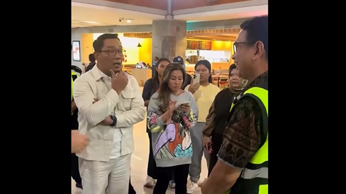 Lama Tak Muncul, Ridwan Kamil Viral Gara-Gara Ikut Protes Delay di Bandara Ridwan Kamil