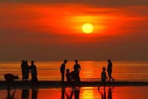 Sunset di Pantai Kejawanan