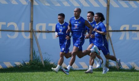 Fisik Pemain Persib Baru 60 Persen, Ini Strategi Miro Petric Hadapi Liga 1 2025