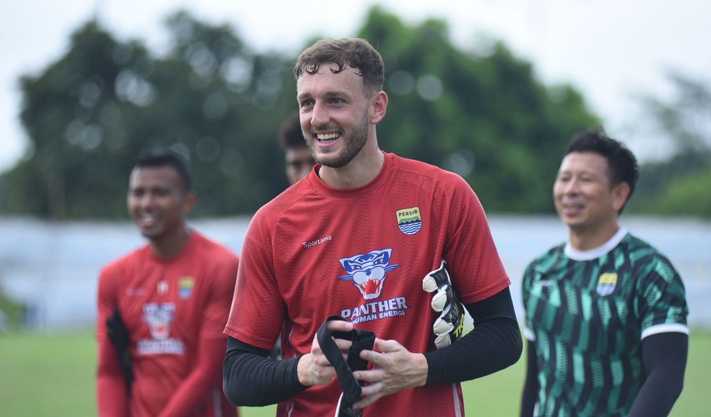 Nasib Kurang Beruntung Adam Przybek: Kiper Persib yang Belum Dapat Panggung Penjaga gawang PERSIB, Adam Przybek.