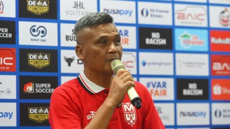 Satu-satunya Pelatih Lokal di Super League 2025/26 Sabet Gelar Pelatih Terbaik