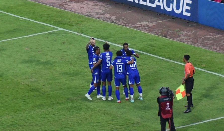 Persib Sukses Buka Musim dengan Kemenangan 2-0 atas Semen Padang Persib