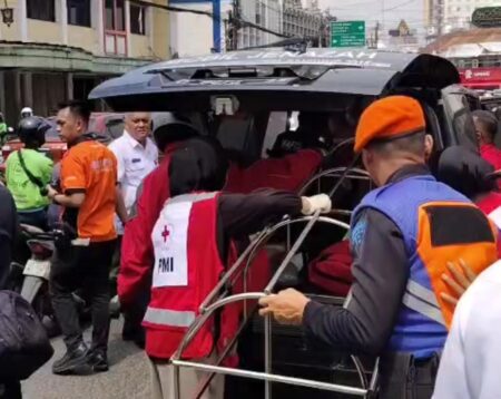Diduga Nekat Terobos Palang, Pria Tewas Tertemper Kereta di Perlintasan Braga Bandung Pria tertempet Kereta di Perlintasa Braga Bandung