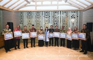 Jawa Barat Raih Tiga Penghargaan Smart Province 2024 Jawa Barat Tampil Gemilang di Smart City Award 2024