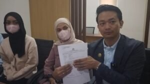 Ustaz EE