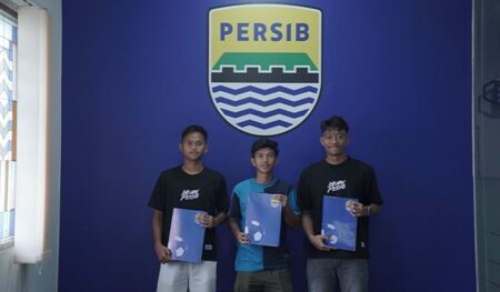 Resmi! Tiga Bintang Muda Akademi Persib Teken Kontrak Profesional
