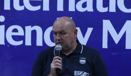 Target Tinggi! Bojan Hodak Incar Kemenangan Perdana Persib di Super League