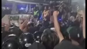 Kericuhan usai laga PSIM vs Persib