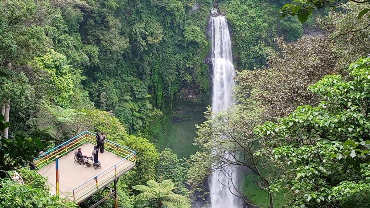 Keindahan Curug Cimahi, destinasi utama Wisata Cimahi dengan udara sejuk dan pemandangan mempesona