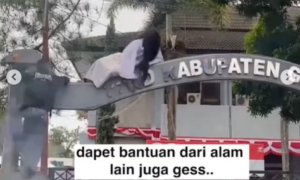 Viral Sisi Lucu Demo 17+8 Tuntutan Rakyat: Pendemo Jadi Kuntilanak