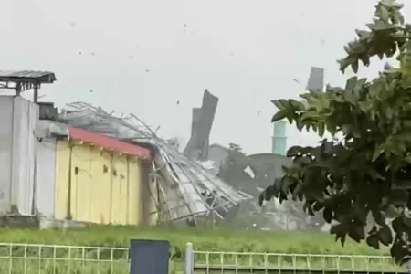 13 Bangunan Rusak Akibat Angin Puting Beliung di Soreang, 3 Warga Luka-Luka