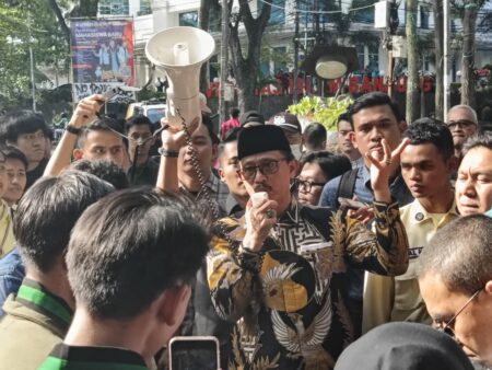 Rektor Unisba Akhirnya Minta Maaf, Kecam Keras Gas Air Mata di Kampus