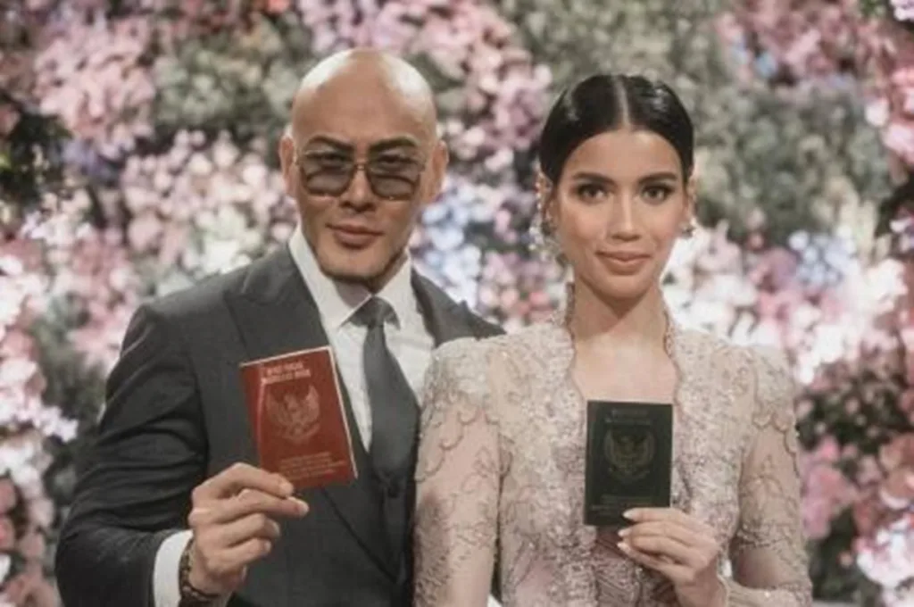 Resmi Berpisah, Deddy Corbuzier dan Sabrina Chairunnisa Angkat Bicara Deddy Corbuzier dan Sabrina resmi menikah.