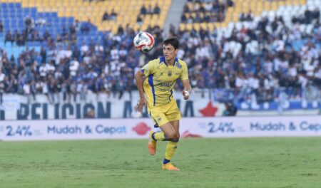 Barba dan Trofi Pertama bersama Persib: Pilihan Tinggal di Bandung atau Hengkang?