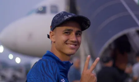 Eliano Reijnders Dinobatkan Rekrutan Terbaik Persib, Bojan Hodak Singgung Kritik Translator Pemain Persib, Eliano Reinjders.