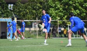 Gelandang PERSIB, Thom Haye