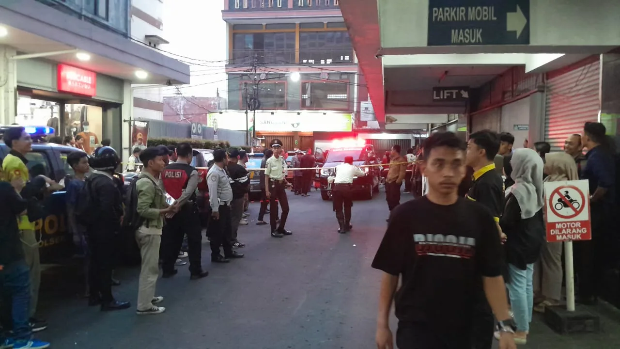 Remaja Perempuan Diduga Terjatuh dari Lantai 11 The Kings Bandung